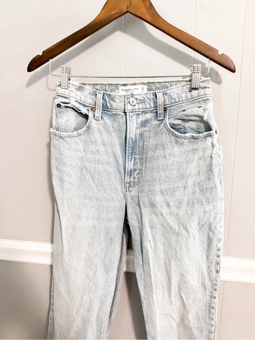Abercrombie & Fitch 90s Straight Ultra High Rise Jeans - Picture 10 of 13